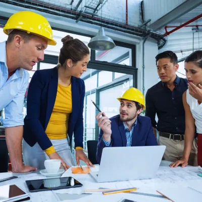 Consultoría Empresarial: Qué es, Tipos, Beneficios y Cómo Elegir la Consultora Correcta